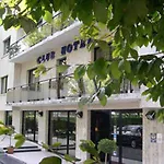 Club Hotel