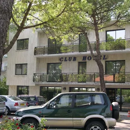 Club מלון 3*