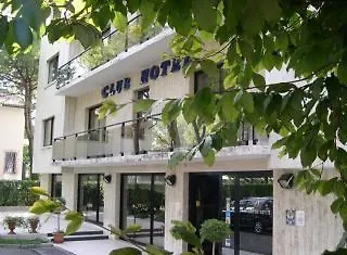 Club Szálloda Mestre