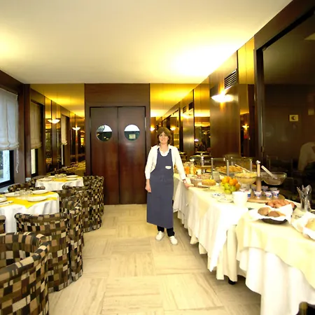 Club Hotel 3*