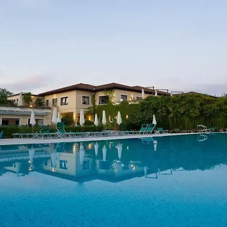 Club Hotel 3*