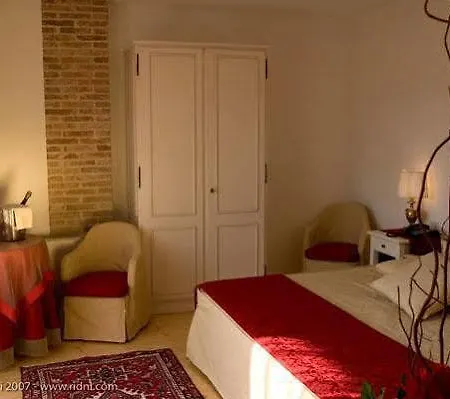 Club Hotel