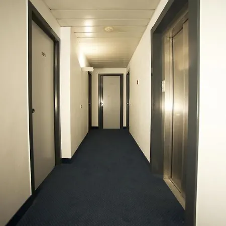 Club Hotel
