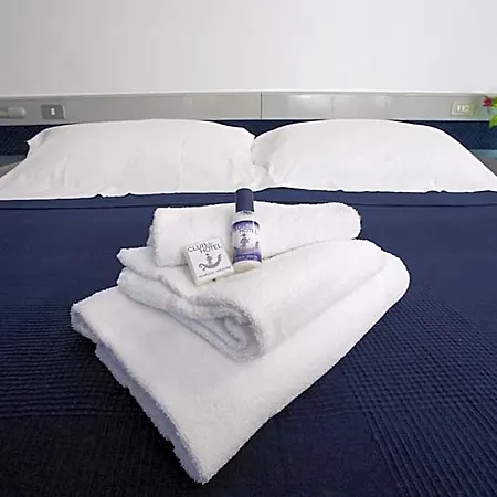 Club Hotel