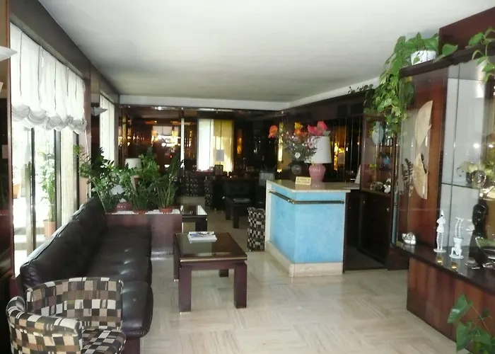Club Hotel 3*