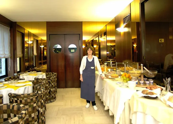 Club Hotel