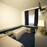 Club Hotel 3*