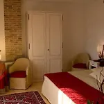 Club Hotel