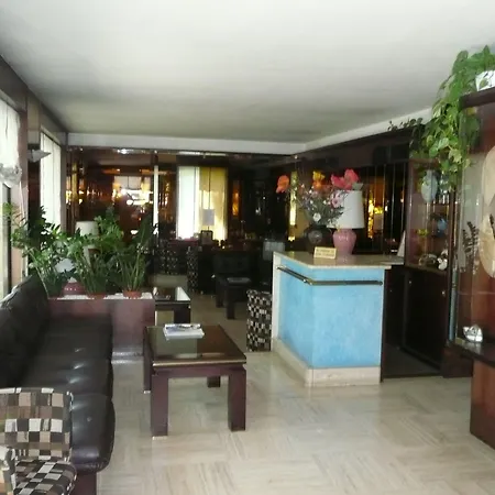 Club Hotel 3*